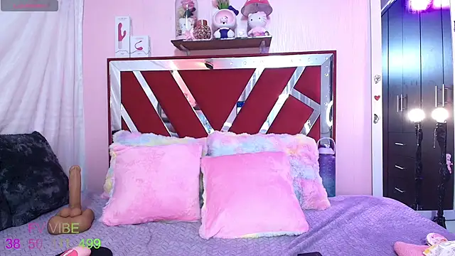 Snapshot of Foxy_Megan chatting on 02.11.25 Foxy Megan online show from 02.11.25