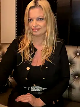 Lisavontease online show from 10.05.25