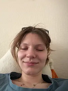 Snapshot of MaryHiggins chatting on 02.04.25 MaryHiggins online show from 02.04.25