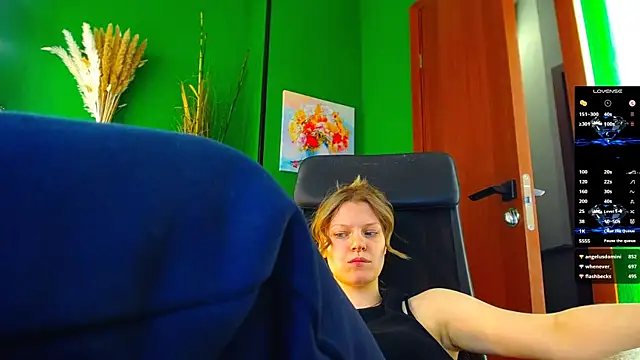 Snapshot of MaryHiggins chatting on 02.15.25 MaryHiggins online show from 02.15.25