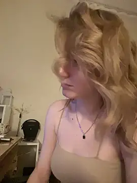 Snapshot of MaryHiggins chatting on 02.18.25 MaryHiggins online show from 02.18.25