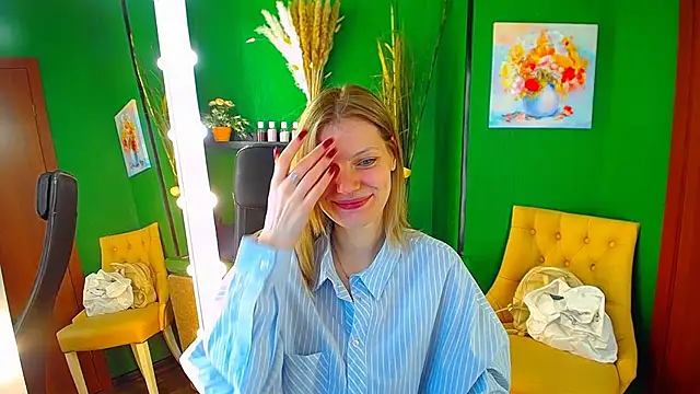 Snapshot of MaryHiggins chatting on 02.22.25 MaryHiggins online show from 02.22.25