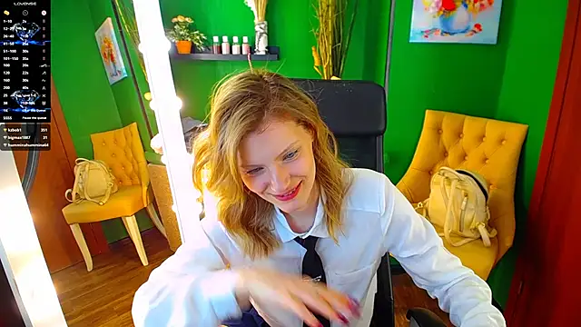 Snapshot of MaryHiggins chatting on 02.26.25 MaryHiggins online show from 02.26.25