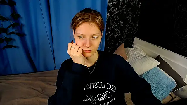 Snapshot of MaryHiggins chatting on 02.28.25 MaryHiggins online show from 02.28.25