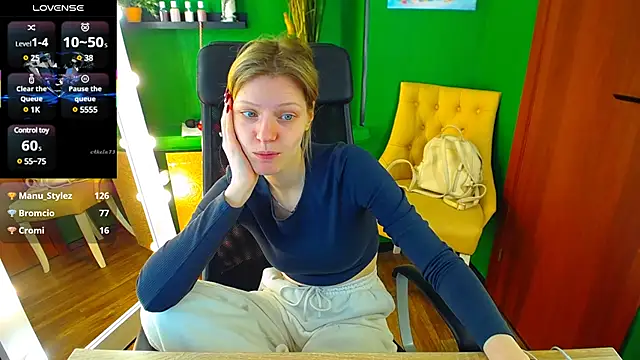 Snapshot of MaryHiggins chatting on 03.01.25 MaryHiggins online show from 03.01.25