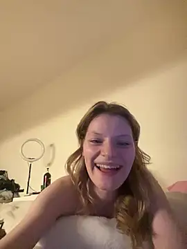 Snapshot of MaryHiggins chatting on 03.02.25 MaryHiggins online show from 03.02.25