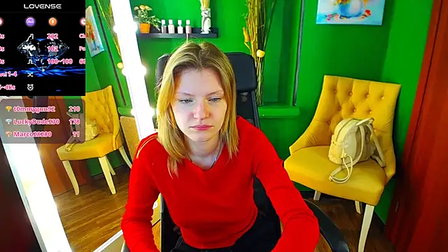 Snapshot of MaryHiggins chatting on 03.04.25 MaryHiggins online show from 03.04.25