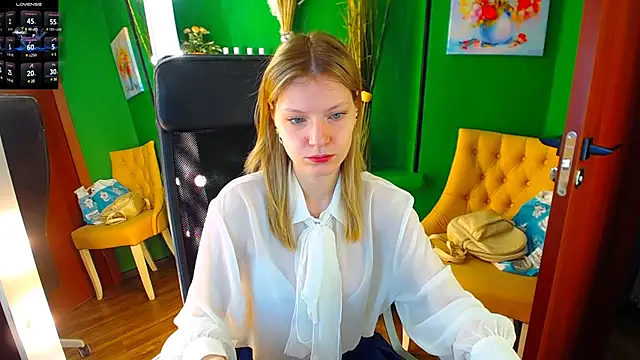 Snapshot of MaryHiggins chatting on 03.07.25 MaryHiggins online show from 03.07.25