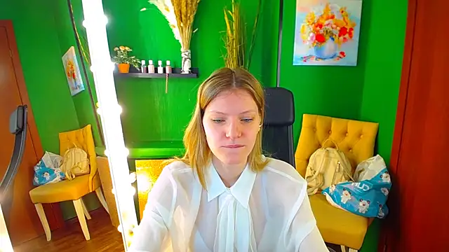 Snapshot of MaryHiggins chatting on 03.07.25 MaryHiggins online show from 03.07.25