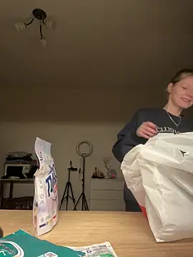 Snapshot of MaryHiggins chatting on 03.17.25 MaryHiggins online show from 03.17.25