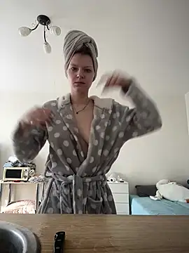 Snapshot of MaryHiggins chatting on 03.23.25 MaryHiggins online show from 03.23.25