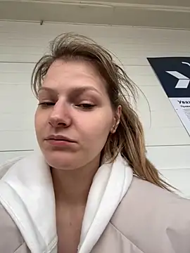 Snapshot of MaryHiggins chatting on 09.15.25 MaryHiggins online show from 09.15.25