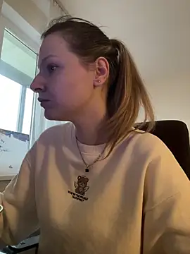 Snapshot of MaryHiggins chatting on 11.01.25 MaryHiggins online show from 11.01.25