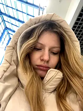 Snapshot of MaryHiggins chatting on 11.14.25 MaryHiggins online show from 11.14.25