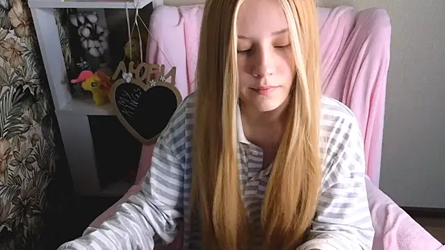 sarakaell online show from 07.11.26