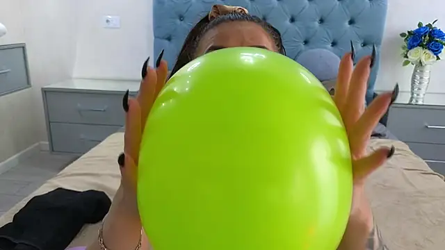 Snapshot of Theowonder chatting on 03.03.25 Theowonder online show from 03.03.25