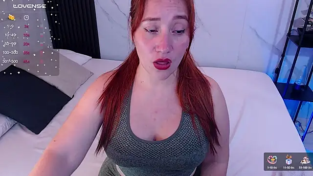 Snapshot of hotpawgmilf chatting on 01.10.25 hotpawgmilf online show from 01.10.25