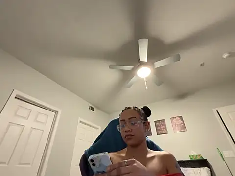 Snapshot of RylHoneyy chatting on 02.08.26 RylHoneyy online show from 02.08.26