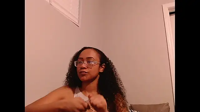 Snapshot of RylHoneyy chatting on 02.17.26 RylHoneyy online show from 02.17.26