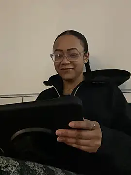 Snapshot of RylHoneyy chatting on 02.25.26 RylHoneyy online show from 02.25.26