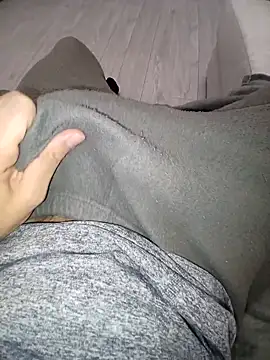 Snapshot of QuietBoy chatting on 11.04.25 QuietBoy online show from 11.04.25