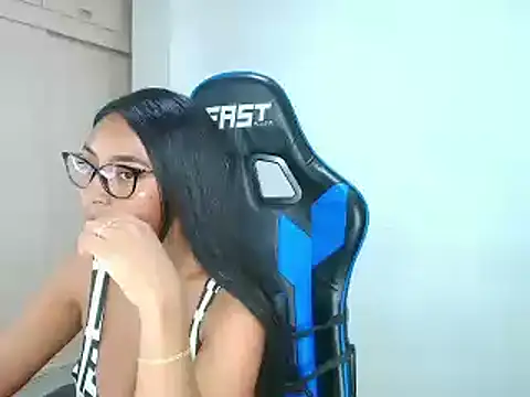 sophiax-x online show from 01.14.25