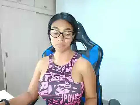 sophiax-x online show from 01.17.25