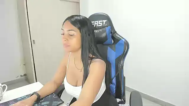 sophiax-x online show from 02.20.25