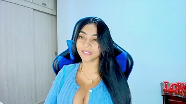 sophiax-x online show from 12.13.25