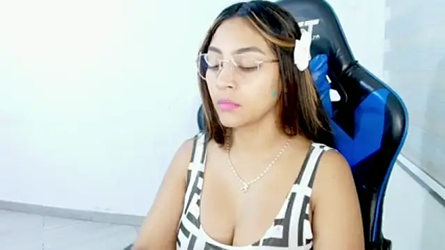 sophiax-x online show from 06.25.26