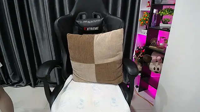 Yuki-yio online show from 09.22.25