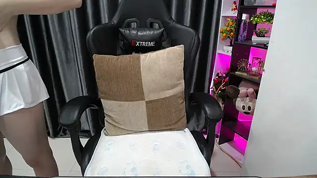 Yuki-yio online show from 09.25.25