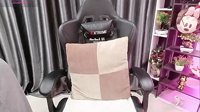 Yuki-yio online show from 03.11.26