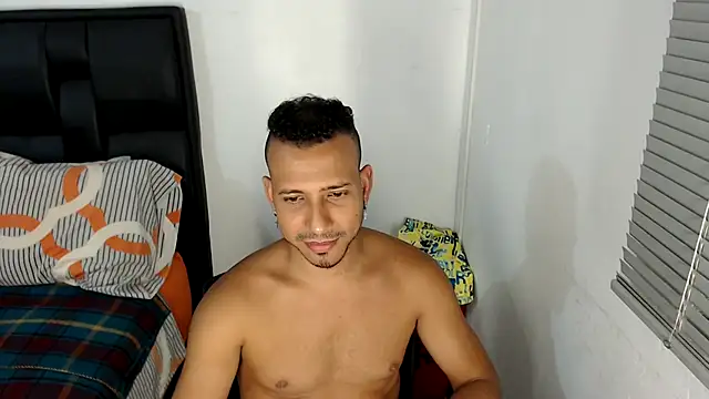 Snapshot of thommerxxx chatting on 02.04.25 thommerxxx online show from 02.04.25