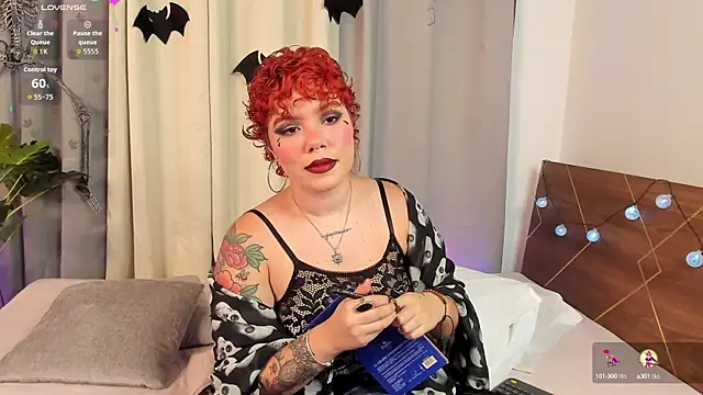 Snapshot of Amy_art chatting on 10.06.25 Amy art online show from 10.06.25