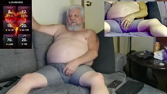 Snapshot of countrydomdaddy chatting on 01.06.26 countrydomdaddy online show from 01.06.26