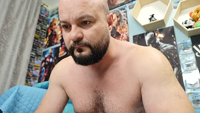Muscle Bear online show from 11.04.25
