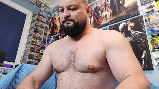 Snapshot of Muscle_Bear chatting on 04.19.26 Muscle Bear online show from 04.19.26