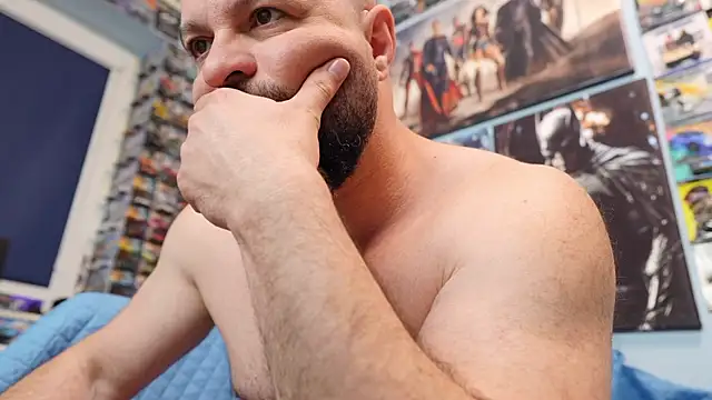 Snapshot of Muscle_Bear chatting on 04.25.26 Muscle Bear online show from 04.25.26