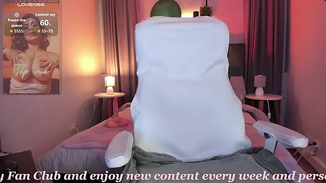 Galilea Fox online show from 10.31.25