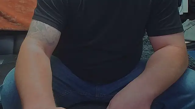 Snapshot of AwesomePapaya chatting on 12.05.25 AwesomePapaya online show from 12.05.25