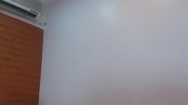 Snapshot of Amber_Moore chatting on 02.07.25 Amber Moore online show from 02.07.25