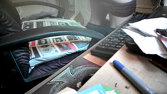 Snapshot of dirtyharry2022 chatting on 01.15.25 dirtyharry2022 online show from 01.15.25