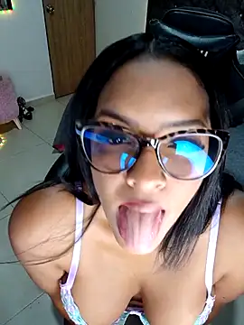 nashiira  online show from 05.04.26