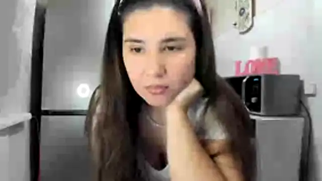 MiaMarrone online show from 11.29.25