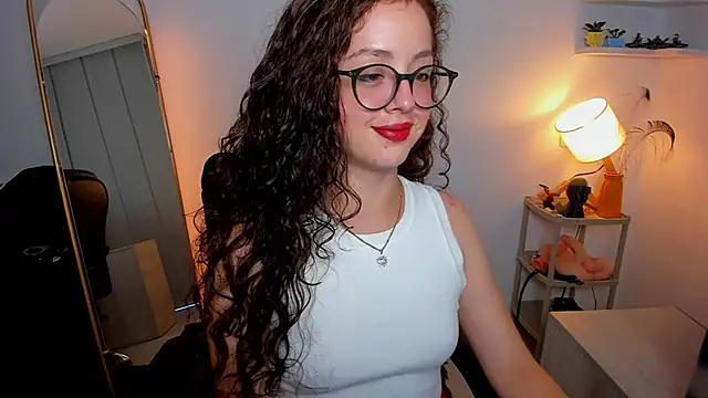 Cassandra Caiin online show from 09.23.25