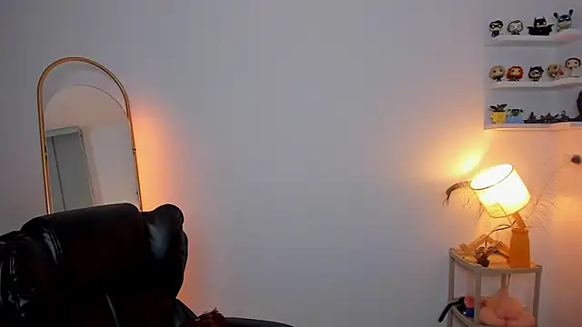 Cassandra Caiin online show from 10.11.25