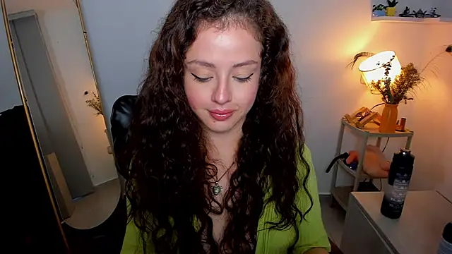 Cassandra Caiin online show from 11.23.25