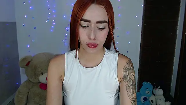 Snapshot of Im_sarah chatting on 09.30.25 Im sarah online show from 09.30.25