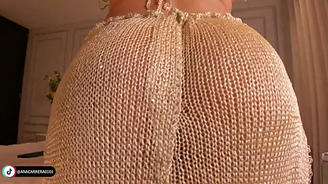 Snapshot of AnaCarrera chatting on 11.22.25 AnaCarrera online show from 11.22.25